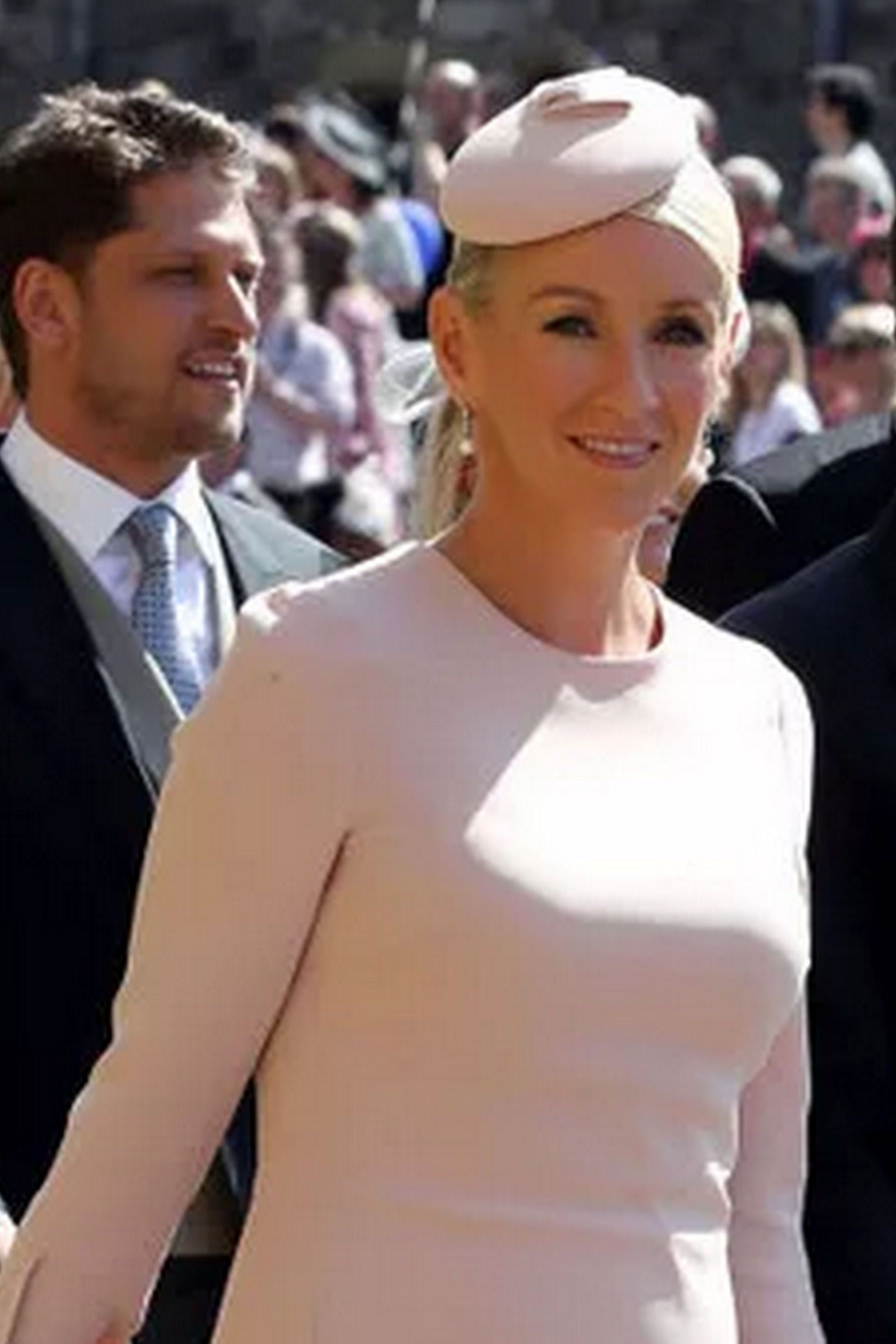 Qual a diferença de Voilette, Fascinator e Casquete?