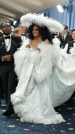 Daiana Ross veste Eleven Sixteen by Ugo Mozie | Met Gala 2025