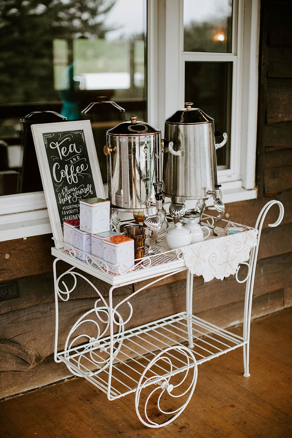 Coffee Bar Foto by Proof & Parchment Wedding Invitation & Calligraphy