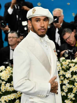 Lewis Hamilton veste Wales Bonner | Met Gala 2025