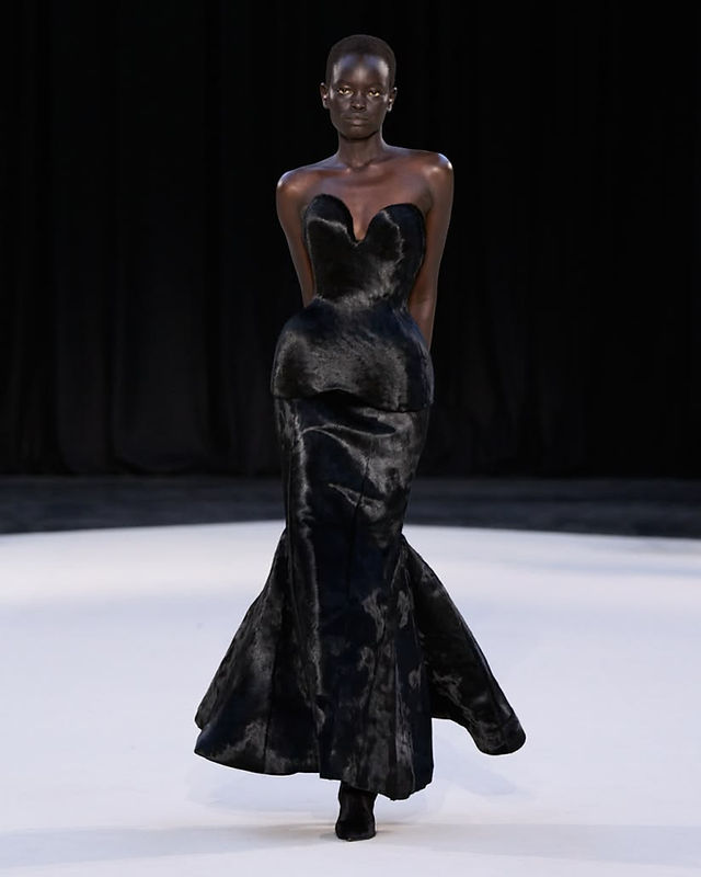 Ashi Studio Coleção "A Different Skin" | Haute Couture | Look 17