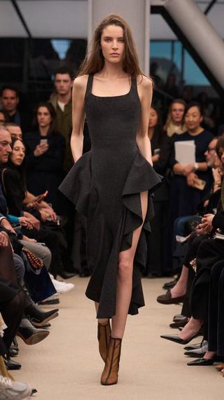Alaïa | Foto by WWD | PFW 2026 Outono/Inverno
