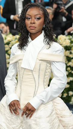 Danielle Deadwyler veste Who Decides War | Met Gala 2025