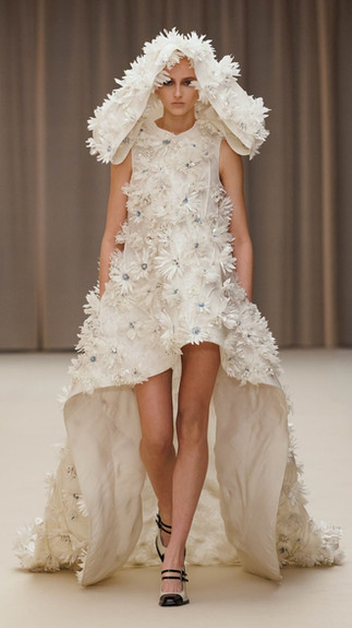 McQueen | Foto by WWD | PFW 2026 Outono/Inverno