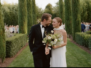 Casamento Phoebe Dynevor e Cameron Fuller