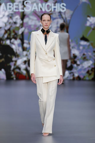 Barcelona Bridal Fashion Week | BBFW'24 | Isabel Sanchis