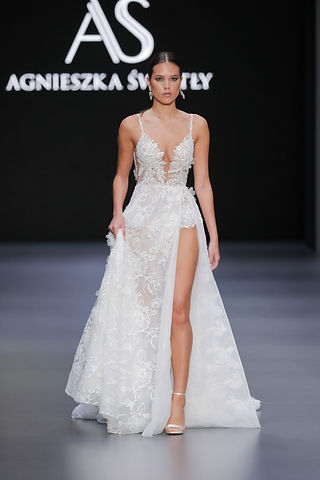 Barcelona Bridal Fashion Week | BBFW'24 | Agnieszka Swiatly
