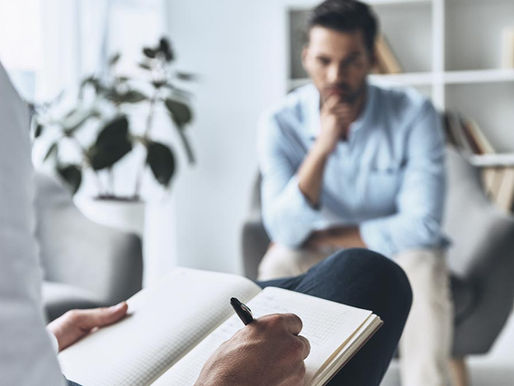 Quando procurar um psicólogo ou um psiquiatra? Entenda os sinais