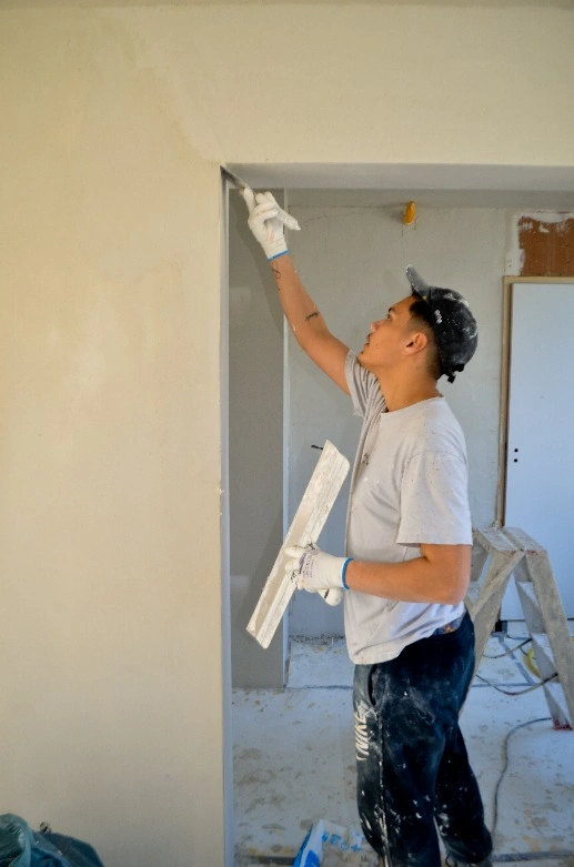 Stukadoor Jeremias Luhukay van JDI Stucwerk