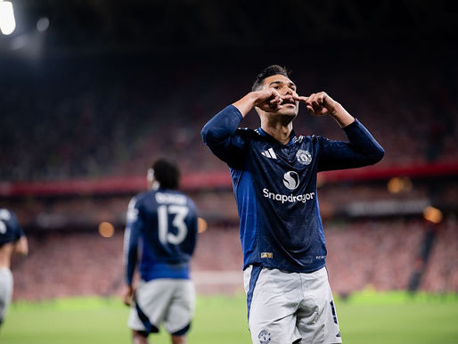 "Título da Liga Europa faz salário de Casemiro igualar ao de Cristiano Ronaldo no Manchester United"