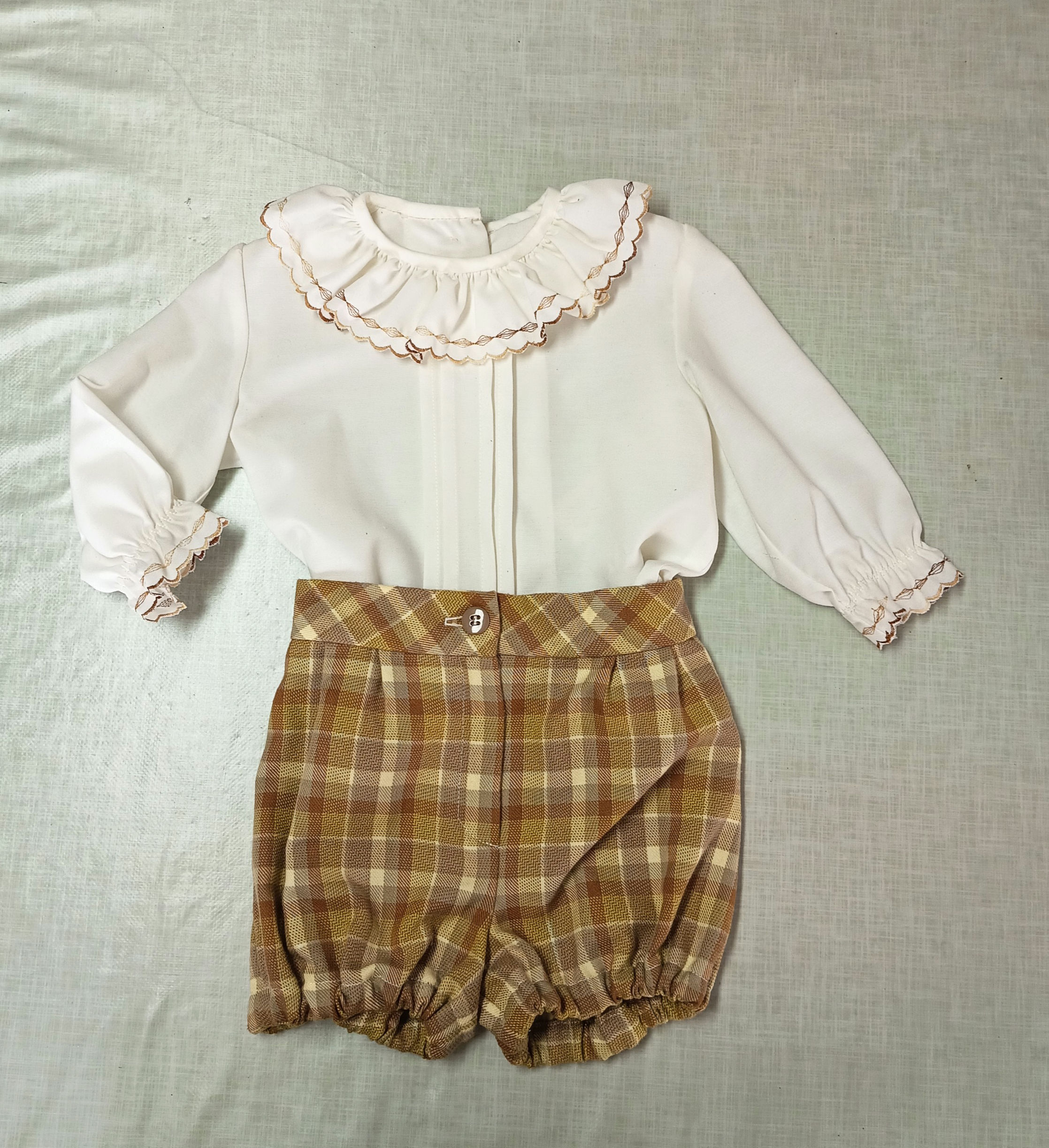 Blusa y pantalón 