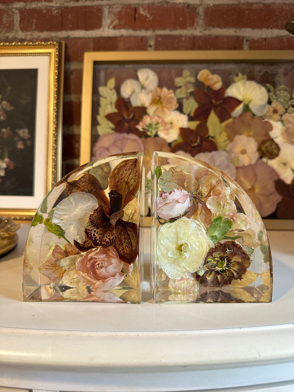 Thumbnail: Resin Bookends