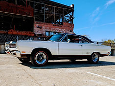 1969 Plymouth GTX 440 Alpine White Black Vinyl Top Boggs Muscle Car Stable