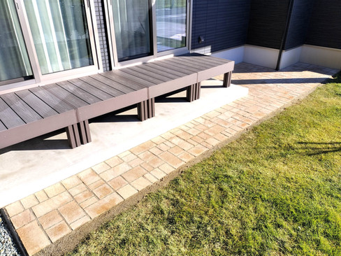 外構工事透水性平板のテラス