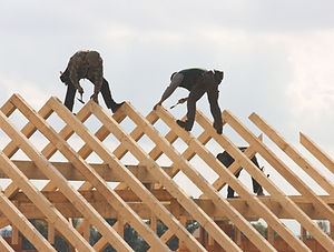 Escena de construcción de techos