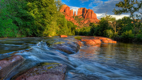Sedona-Arizona-USA-Red-Rock-Cathedral-Bu