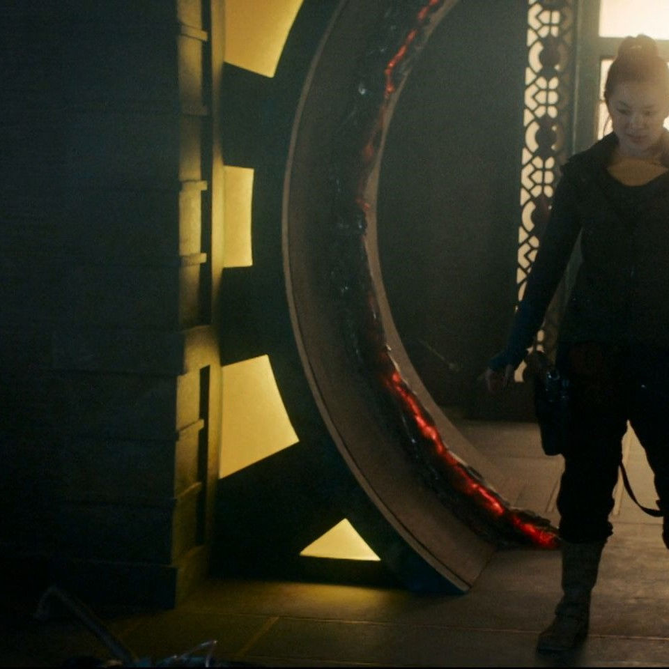 Thumbnail: Doctor Who: The Vanquishers (2021) Bel's Hero Pipe Weapon