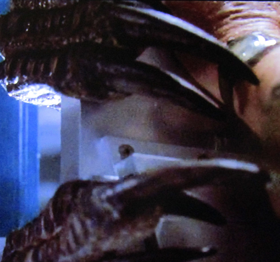 Thumbnail: Jurassic Park (1993) Velociraptor Production Made Claw