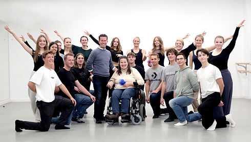 Bild Probe Debütanten Ballettschule Isabella Winkler.jpg
