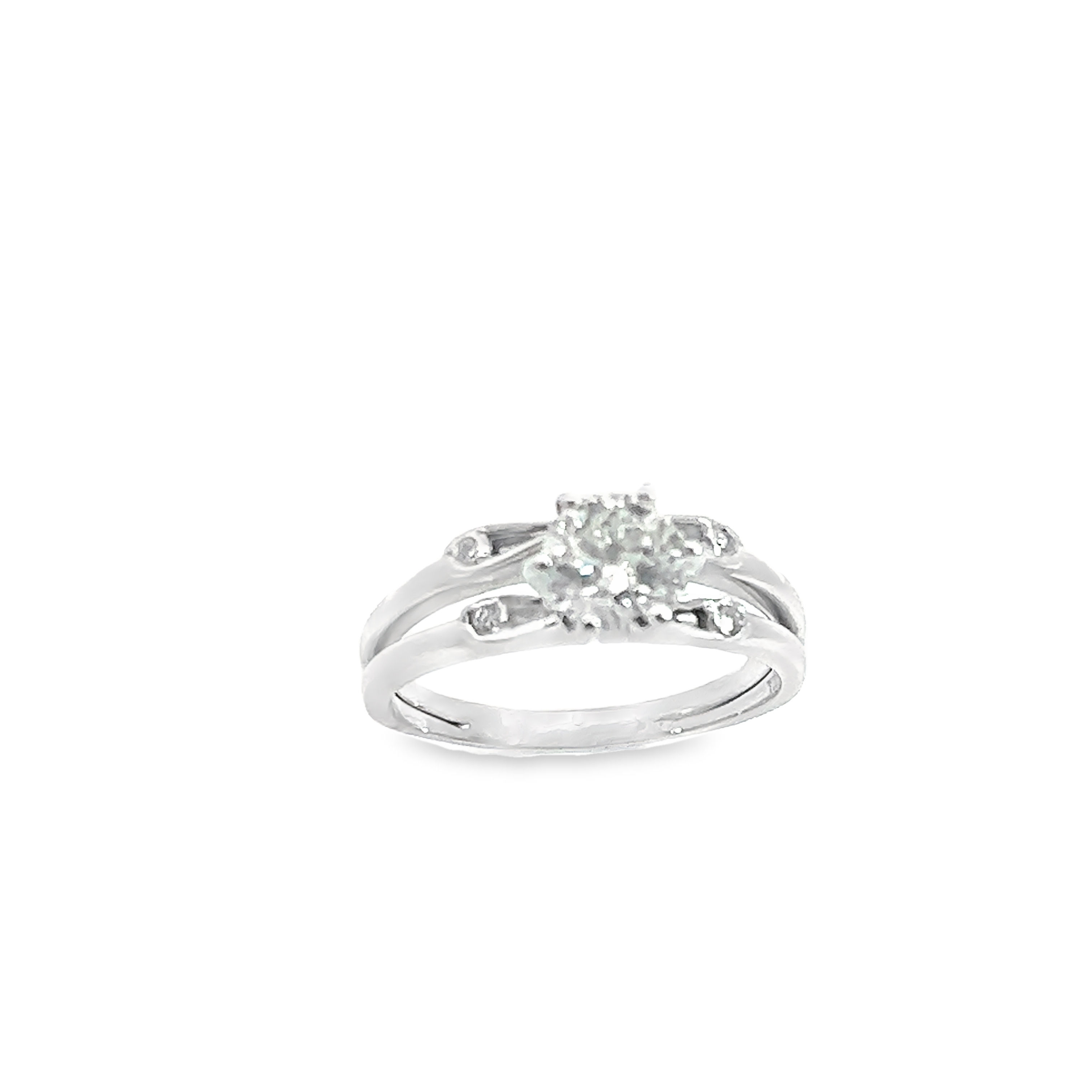 Round Diamond Solitaire Engagement Ring