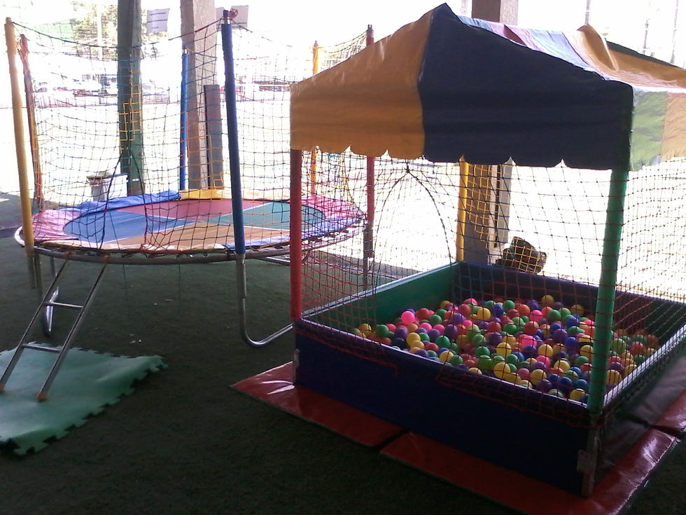 Piscina de bolinhas modelo casinha