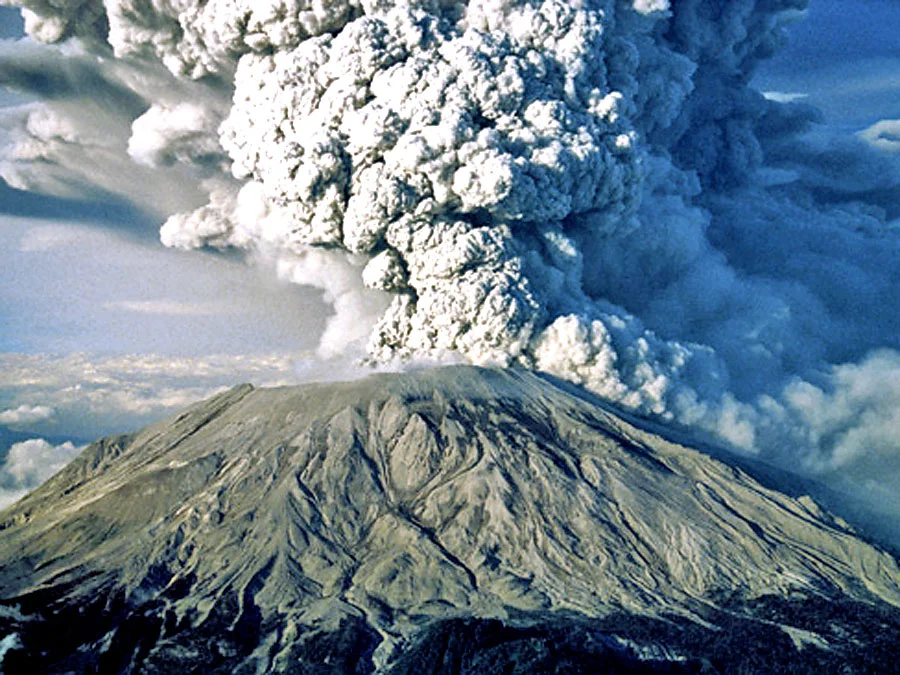 volcano-Mount-St-Helens-south-eruption-May-18-1980 (1).webp
