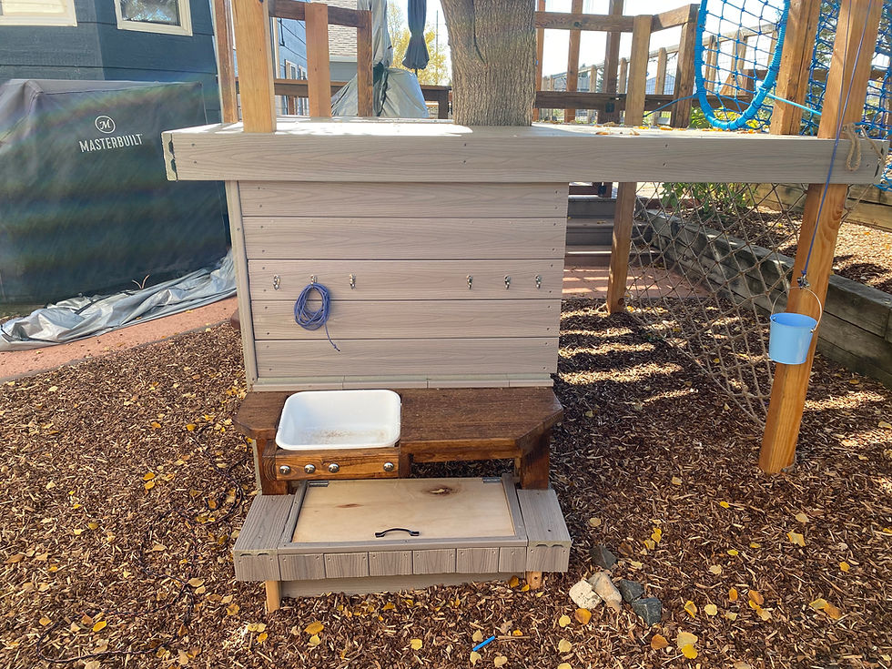 Mud Kitchen + Cargo Net on Tree Platform