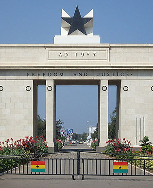 640px-Independence_Arch_-_Accra,_Ghana.jpg