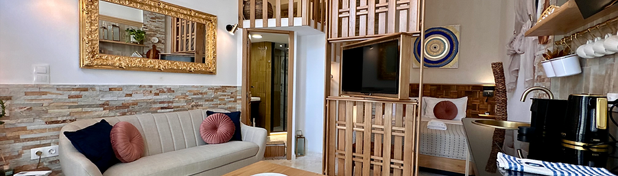 gold room living area tv