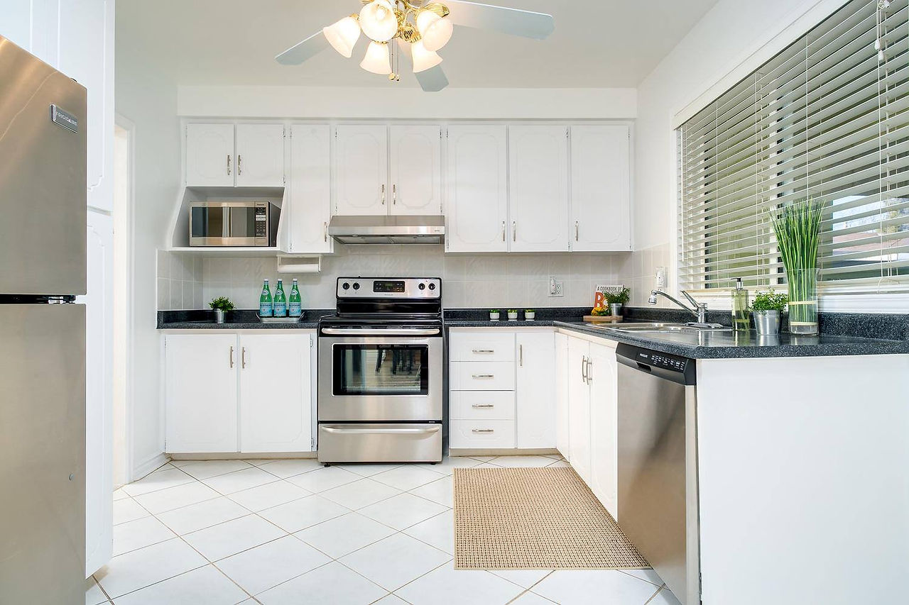 1527 Lakeside Street, Oshawa