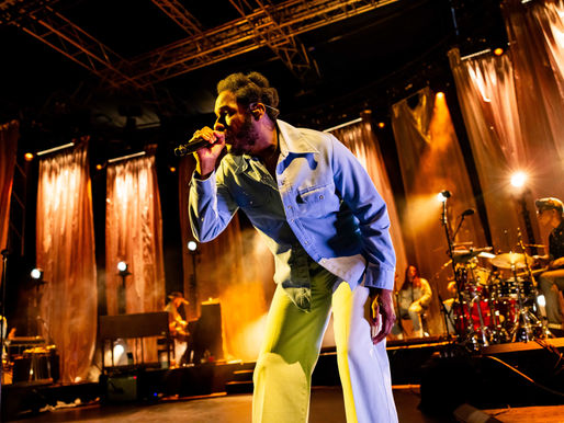 Leon Bridges at Riverstage: Polished Performance, Soulful Elegance
