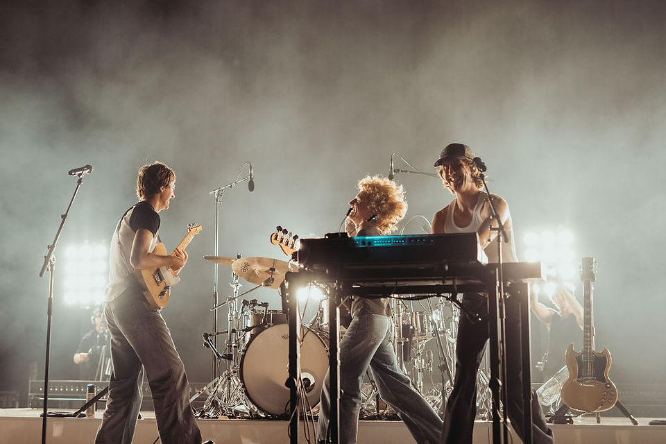 PARCELS LIVE IN BRISBANE