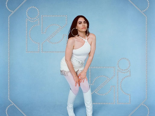 Album Review : Isabella Manfredi, 'izzi'