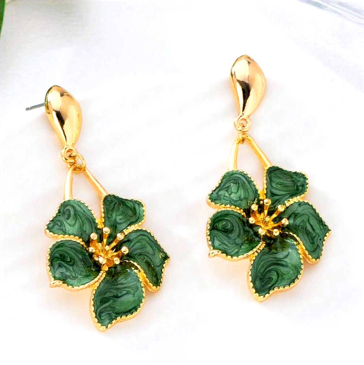 LCE-9532227 - Green Oil Drip Five-Leaf Flower Earrings
