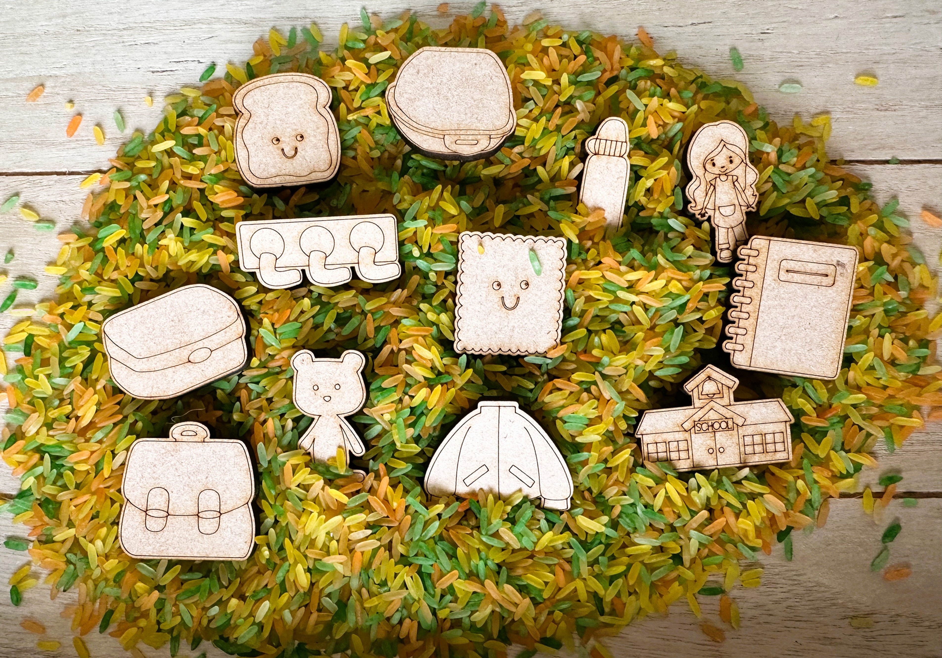 Naar school - houten strooifiguurtjes
