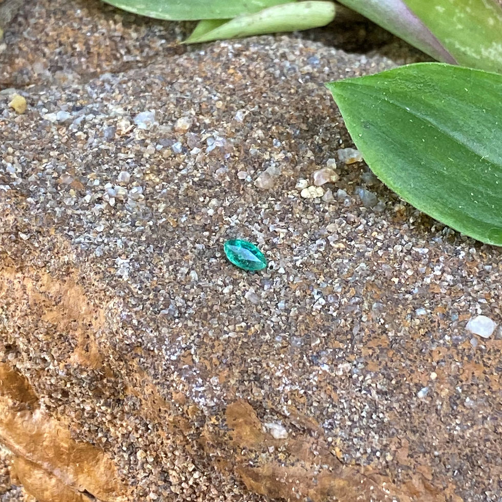 Thumbnail: Emerald 0.21Ct Marquise