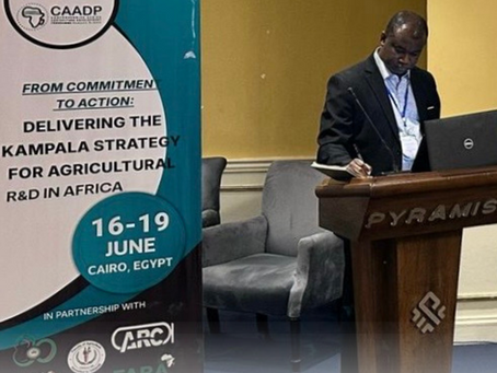 Le projet EWA-BELT apporte des enseignements centrés sur les agriculteurs au Forum "De l'engagement à l'action : mettre en œuvre la stratégie de KAMPALA pour la R&D agricole en Afrique"