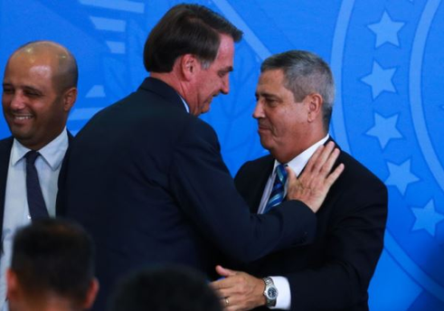 Braga Netto tem 90% de chances de concorrer a vice, diz Bolsonaro