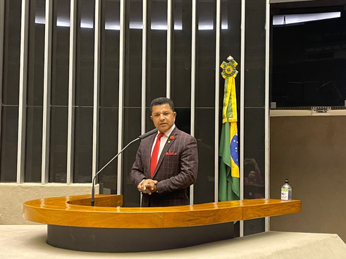 De coautoria do deputado Abílio, Câmara aprova criação do Dia Nacional do Cristão 