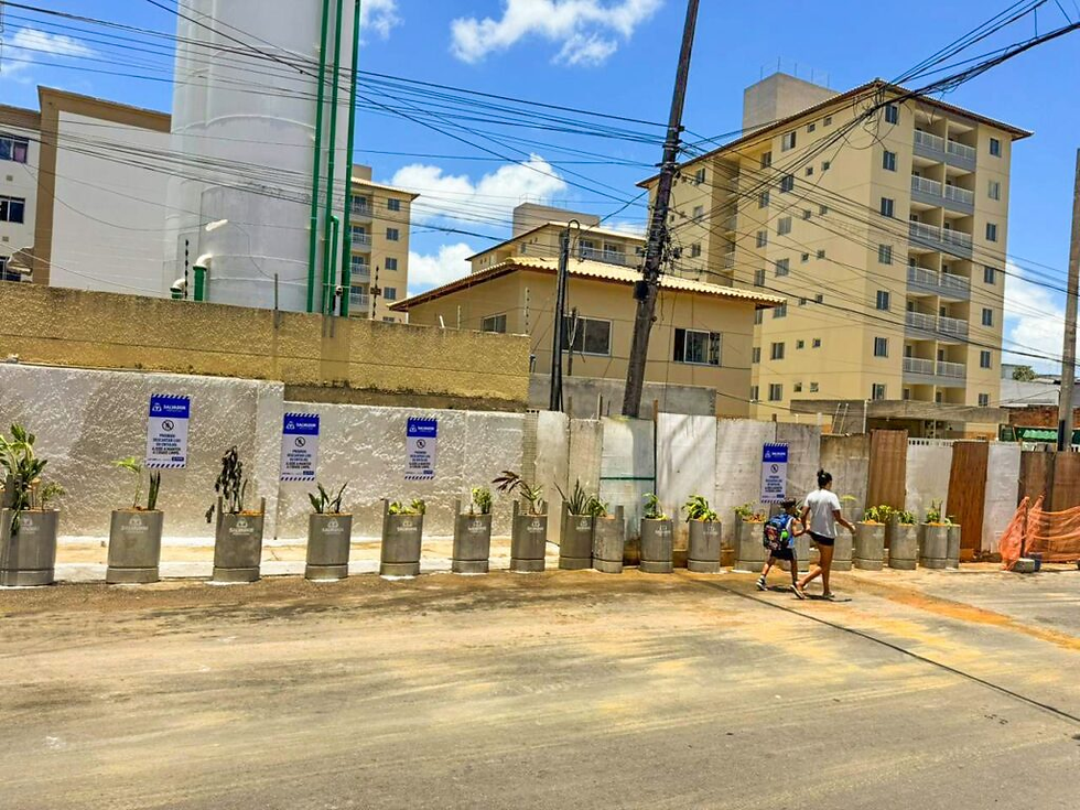Foto e texto: Ascom LimpurbA Empresa de Limpeza Urbana de Salvador (Limpurb) implementou nesta terça-feira (10) um novo Ponto Verde na Rua Vicente Celestino, no bairro de Marechal Rondon. A iniciativa tem como objetivo revitalizar áreas degradadas e combater o descarte irregular de resíduos, promovendo maior qualidade de vida para a população.