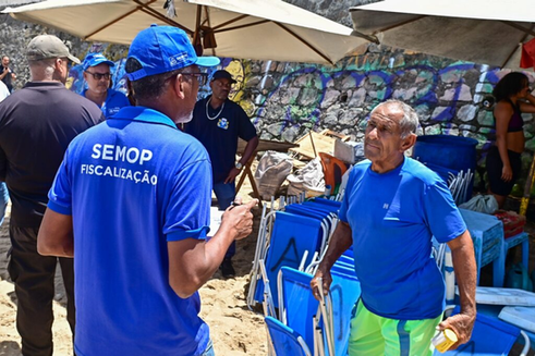Operação integrada fiscaliza atuação de vendedores de alimentos e bebidas em pontos turísticos de Salvador