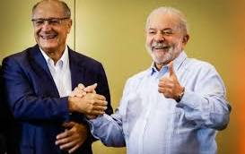 PSB indica Alckmin ao PT para vice na chapa com Lula durante evento em São Paulo