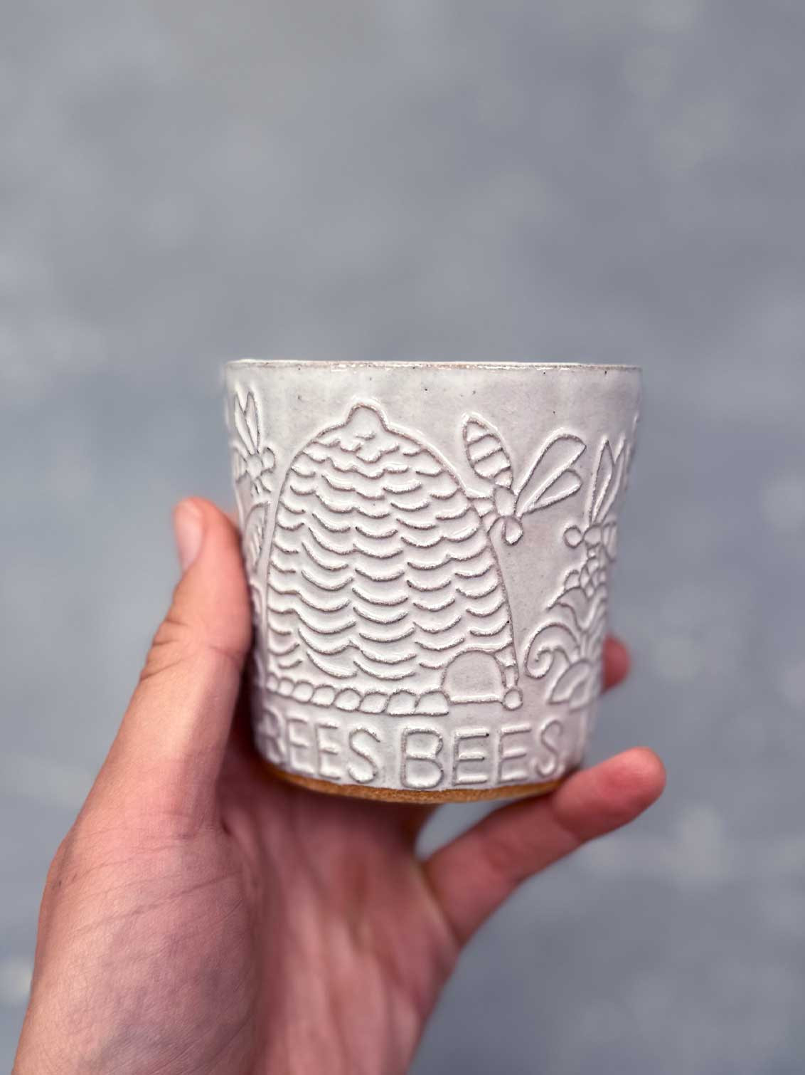 Country folk, Hark to your bees cup