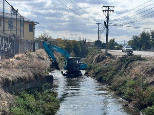 Operativo conjunto evita evacuación por desborde del canal Baeza en Talca