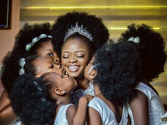 Essa noiva celebrou a beleza negra em seu casamento
