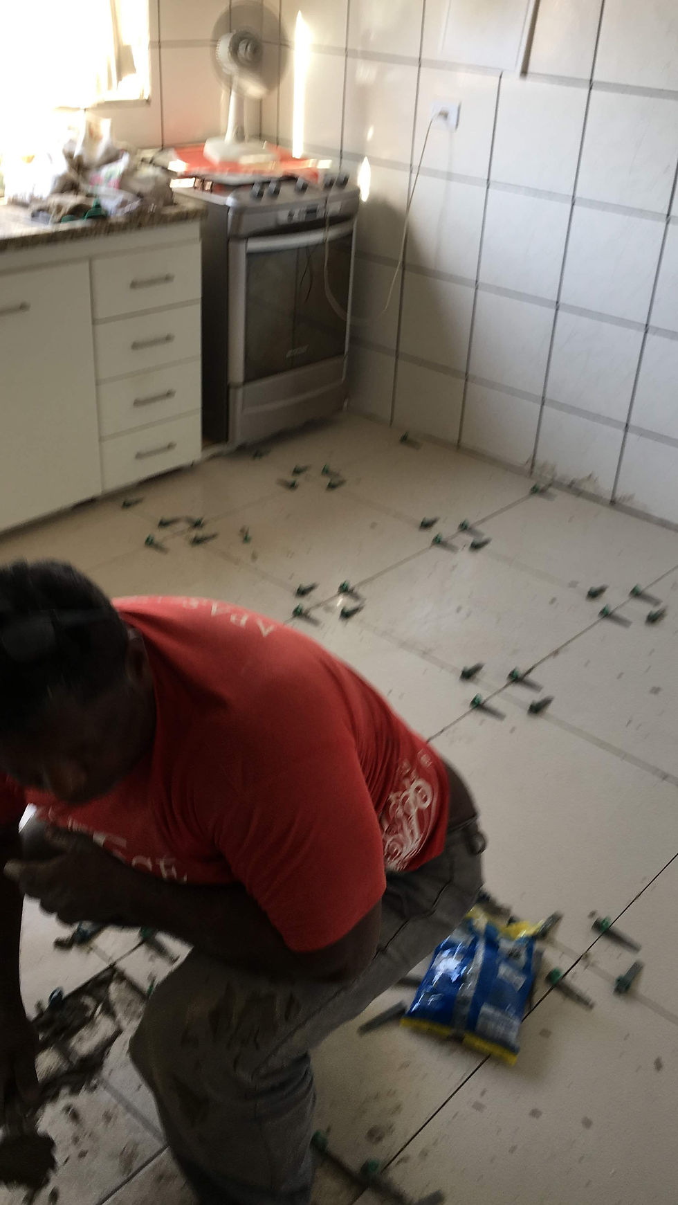 Instalação piso sobre piso cozinha