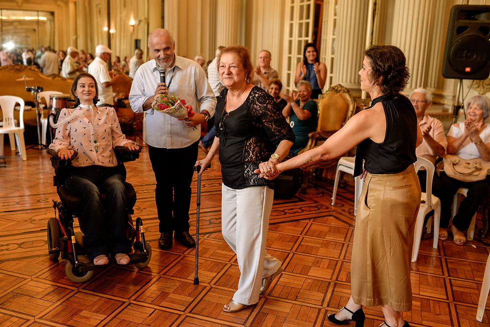 Baile do Cantinho da Geriatria