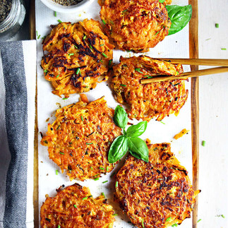 Frittelle con bucce di patate fatte in casa, ricetta antispreco semplice e naturale
