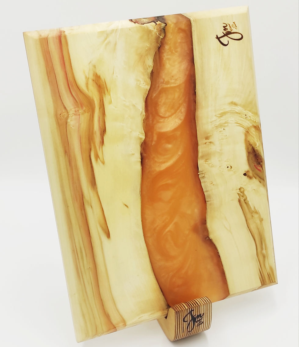 Thumbnail: Cutting board made of Ash Maple and resin