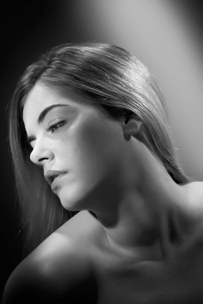 portrait, n&b, photographie noir et blanc, photographie noir et blanc portrait, photographie noir et blanc style Harcourt, portrait de caractère, portrait couleur, portrait de femme, portrait de femme n&b, Thierry Hugon 